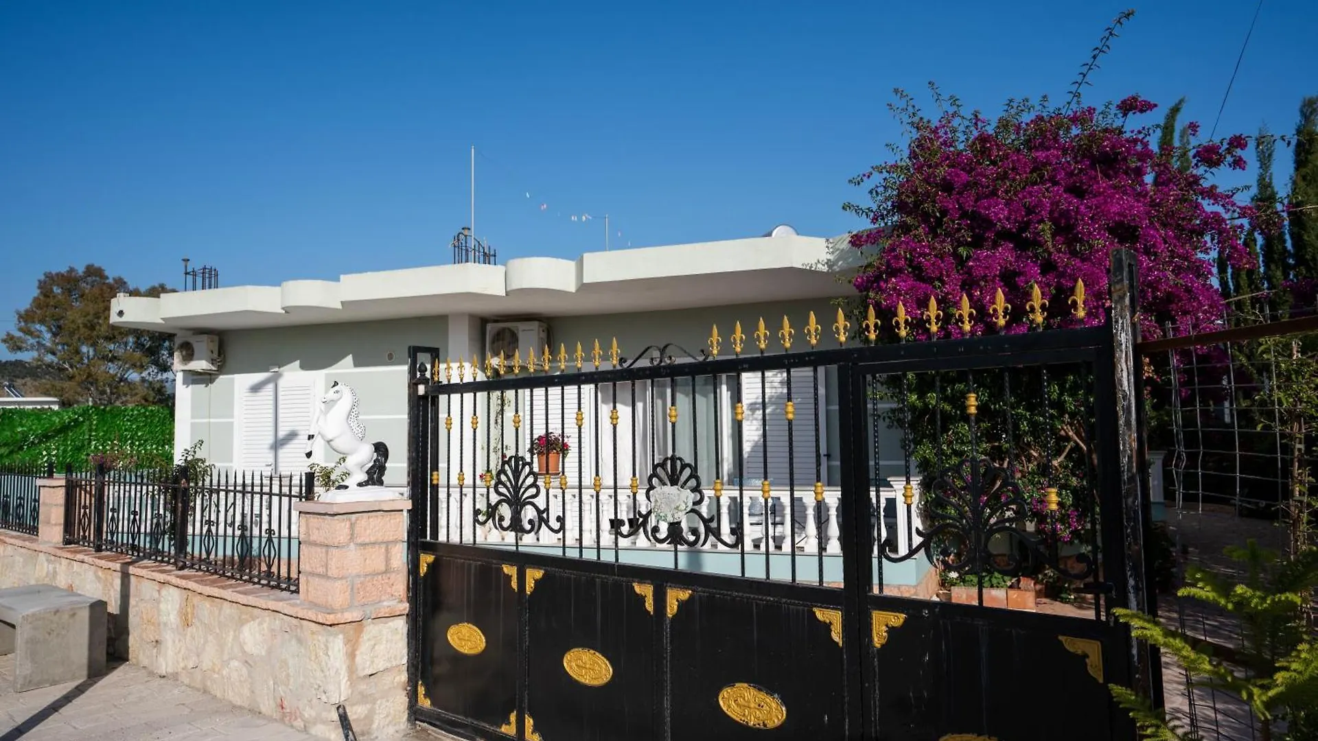 Sonils Villa Ksamil Homestay